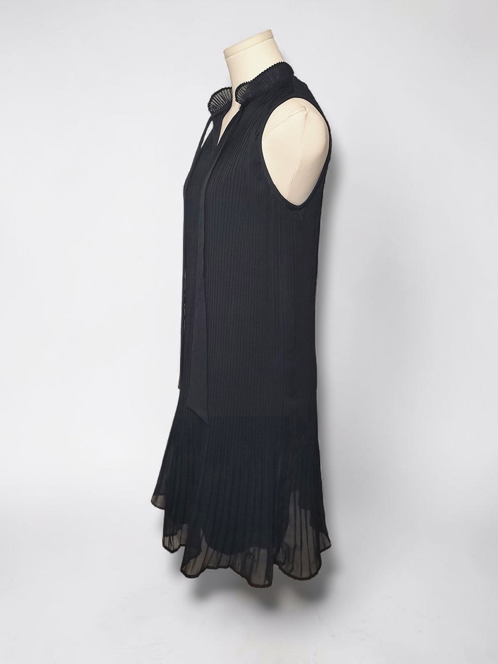 DKNY - Size 2 Sleeveless Black Pleated Lined Mini Dress - Picture 7 of 9